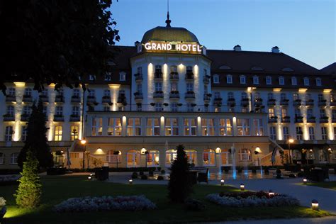 Grand Hotel .